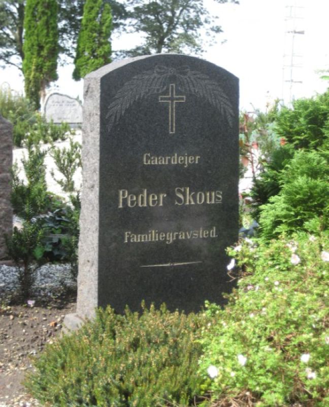 Peder Skou's familiegravsted.jpg